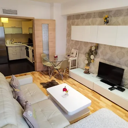 Апартаменти Easystay Flats