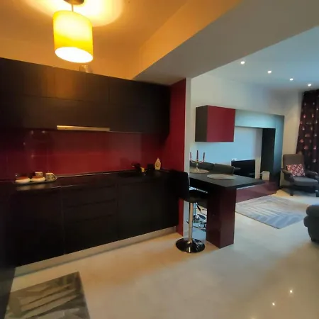 Апартаменти Easystay Flats *