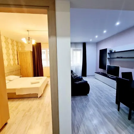 Апартаменти Easystay Flats *